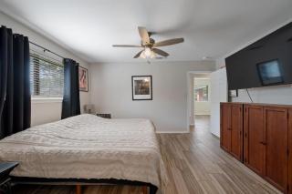 Spacious 3BR Austin Home Sleeps 6 Near Downtown - 4