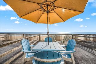 Amazing Views From This 1 Bedroom Oceanfront Condo - 0