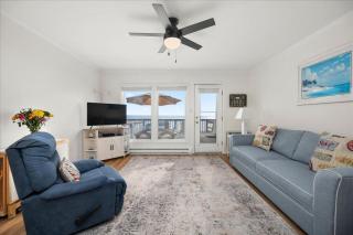 Amazing Views From This 1 Bedroom Oceanfront Condo - 8