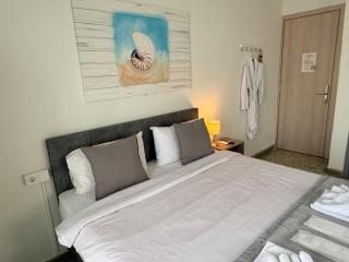 Sunset view Rooms - 8