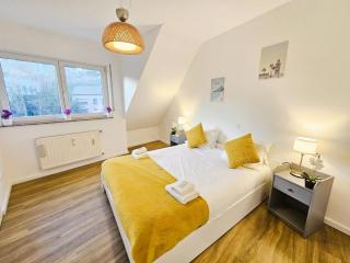 City Retreat 2BR with parking - 2