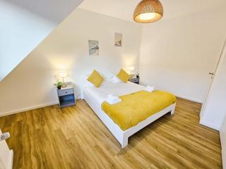 City Retreat 2BR with parking - 1