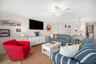 Downtown 2 Bedroom White Marlin Condo short walk to the Beach and Boardwalk! - 5