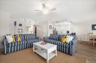 Downtown 2 Bedroom White Marlin Condo short walk to the Beach and Boardwalk! - 4