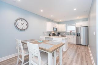 Modern Beachside Townhome with Ocean Views - Steps to the Sand! - 3