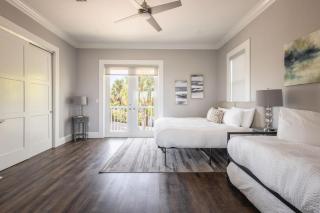 Evershore House -Pool, Parking, Dock! - 2