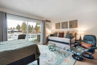 1st Floor Studio stunning view of Deschutes River - 6