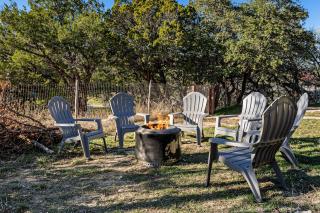 Lakefront 3BR Retreat with Dock, Kayaks and Fire Pit - 6