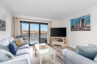 2 Bedroom Ocean Front Condo in Ocean Trail! - 8