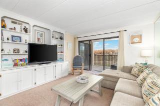 Great Ocean Front 2 Bedroom Ocean Trail Condo in Ocean City! - 7