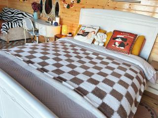 Valley view cabin in the woods on a farm - 6