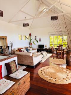 VILLA SAMAE - Vue Océan, Piscine, Jacuzzi & Charme Tropical à La Réunion - 7