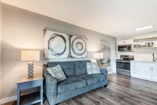 1st Floor Updated Studio incredible river access - 9