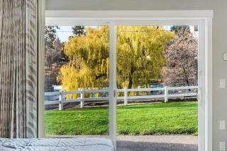 1st Floor Updated Studio incredible river access - 4