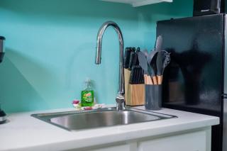 J & B Studio Apartment - 1