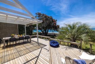 Coastal Cottage Getaway - Onetangi Beachfront - 6