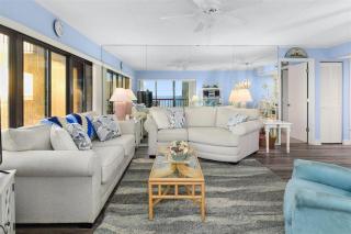 Ocean Front 1 Bedroom Rainbow Condo, Steps to the Beach! - 7