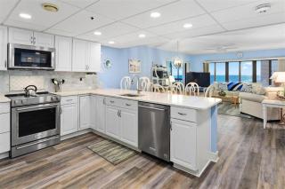 Ocean Front 1 Bedroom Rainbow Condo, Steps to the Beach! - 2