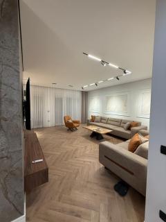 Luxury Penthouse - 4