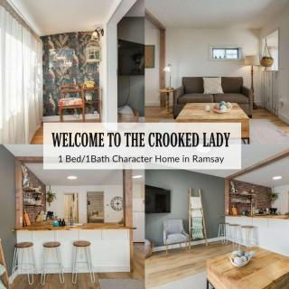 The Crooked Lady Cozy Bungalow near Downtown Calgary with Free Parking - 0