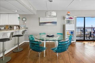 3 Bedroom Rainbow Condo with Fabulous Direct Ocean Views and Outdoor Pool! - 3