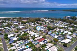 Periwinkle Blue - Pet Friendly, Golden Beach - 3