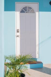 J & B Studio Apartment - 7