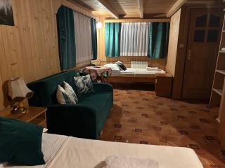 Cichowiańska Chałupa przy stoku z widokiem na GÓRY I SKY WALK - 7