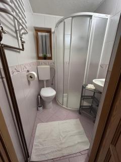 Cichowiańska Chałupa przy stoku z widokiem na GÓRY I SKY WALK - 8