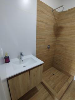 Departamento Premium 2 camas queen a pasos del Estadio Nacional, parque de las aguas y otros Urb Santa Beatriz Lima - Lima - 8