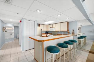 2 Bedroom Rainbow Condo with Fabulous Direct Ocean Views and Outdoor Pool! - 1