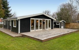 Beautiful Home In Dronningmølle With Wifi - 1
