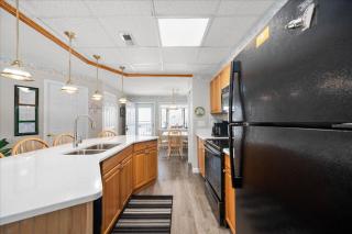 Great 2 Bedroom Condo in Tiffanie by the Sea with Outdoor Pool! - 4
