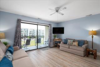 Spacious and Beautiful 1 Bedroom Condo in North OC with Outdoor Pool! - 8