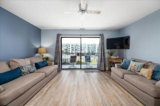 Spacious and Beautiful 1 Bedroom Condo in North OC with Outdoor Pool! - 7