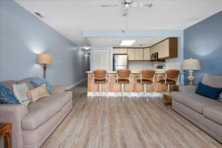 Spacious and Beautiful 1 Bedroom Condo in North OC with Outdoor Pool! - 4
