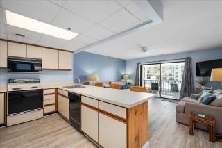 Spacious and Beautiful 1 Bedroom Condo in North OC with Outdoor Pool! - 3