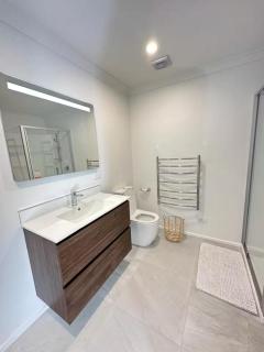 Cosy Self-Contained Flat - 3