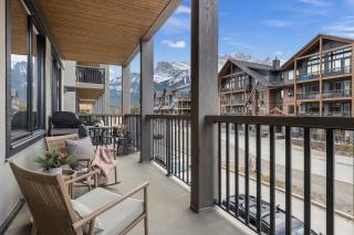 New Spacious Mountain View Condo in Canmore With Hot Tub, Park Pass, Prime Location - 6