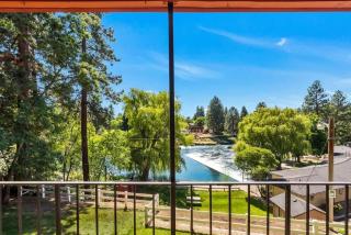 Cozy one-bedroom condo overlooking the Deschutes - 2