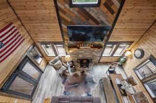 Eagle Hollow Hot Tub-Arcade-Foosball-Fire Pit - 6