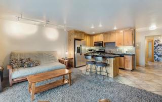 Rustic Pet-Friendly Second Floor Condo - 8