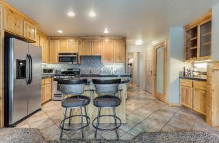 Rustic Pet-Friendly Second Floor Condo - 6