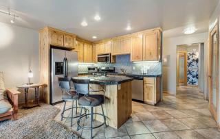 Rustic Pet-Friendly Second Floor Condo - 4