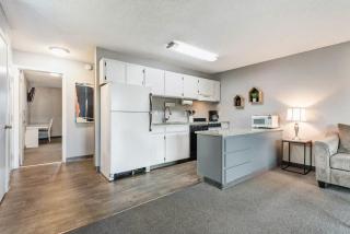 Second-floor - Riverfront Condo Near Downtown Bend - 9
