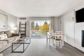 Second-floor - Riverfront Condo Near Downtown Bend - 5