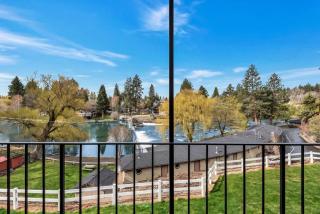 Second-floor - Riverfront Condo Near Downtown Bend - 2
