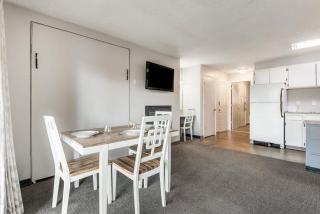 Second-floor - Riverfront Condo Near Downtown Bend - 1