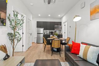 2Beds|2Baths|Near Convention Ctr|Free Parking|Gym - 7