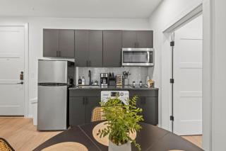 2Beds|2Baths|Near Convention Ctr|Free Parking|Gym - 4